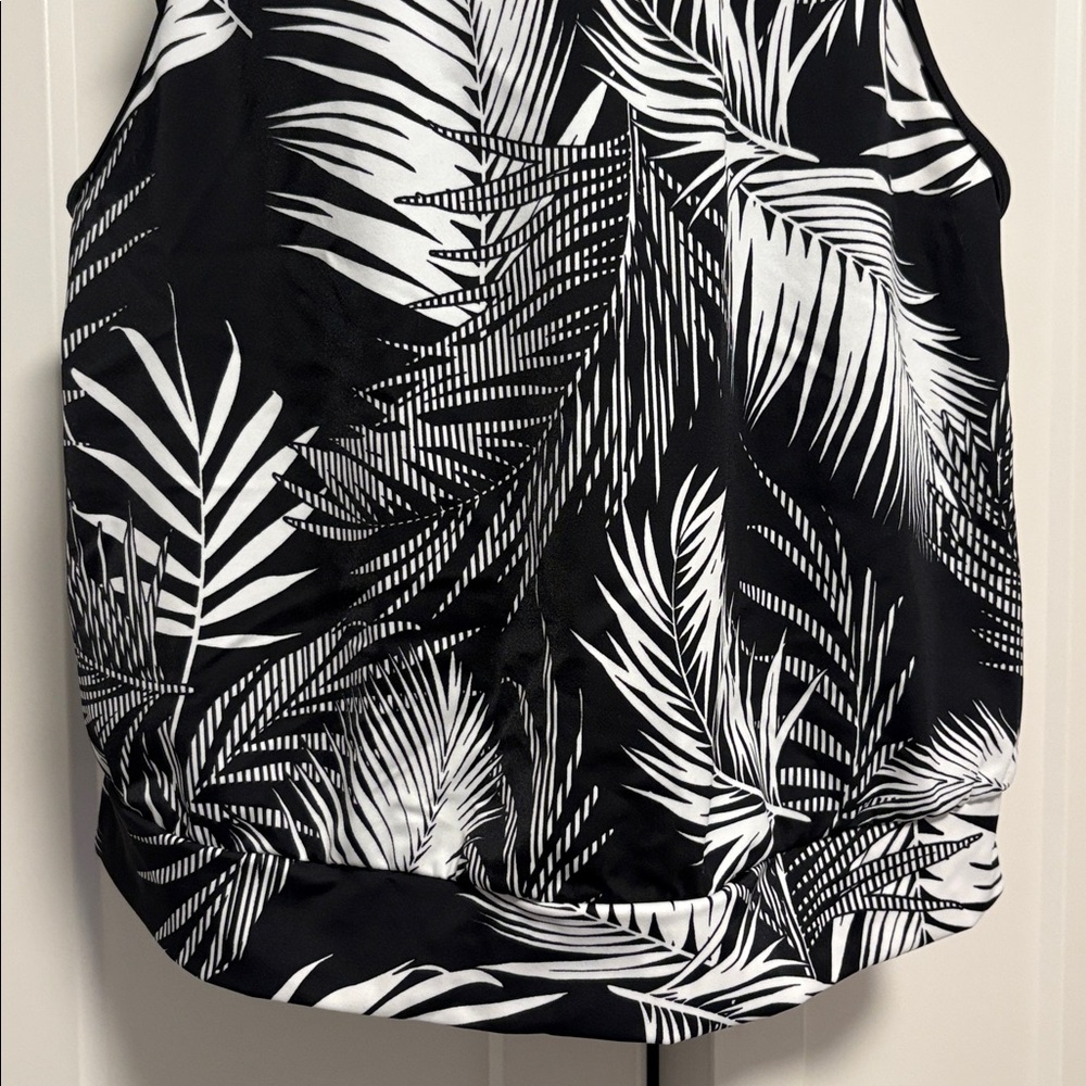 NEW [Athleta] Black/White Sandy Beach Tankini Swim Swimsuit Top Women's 34B/C - Picture 5 of 11